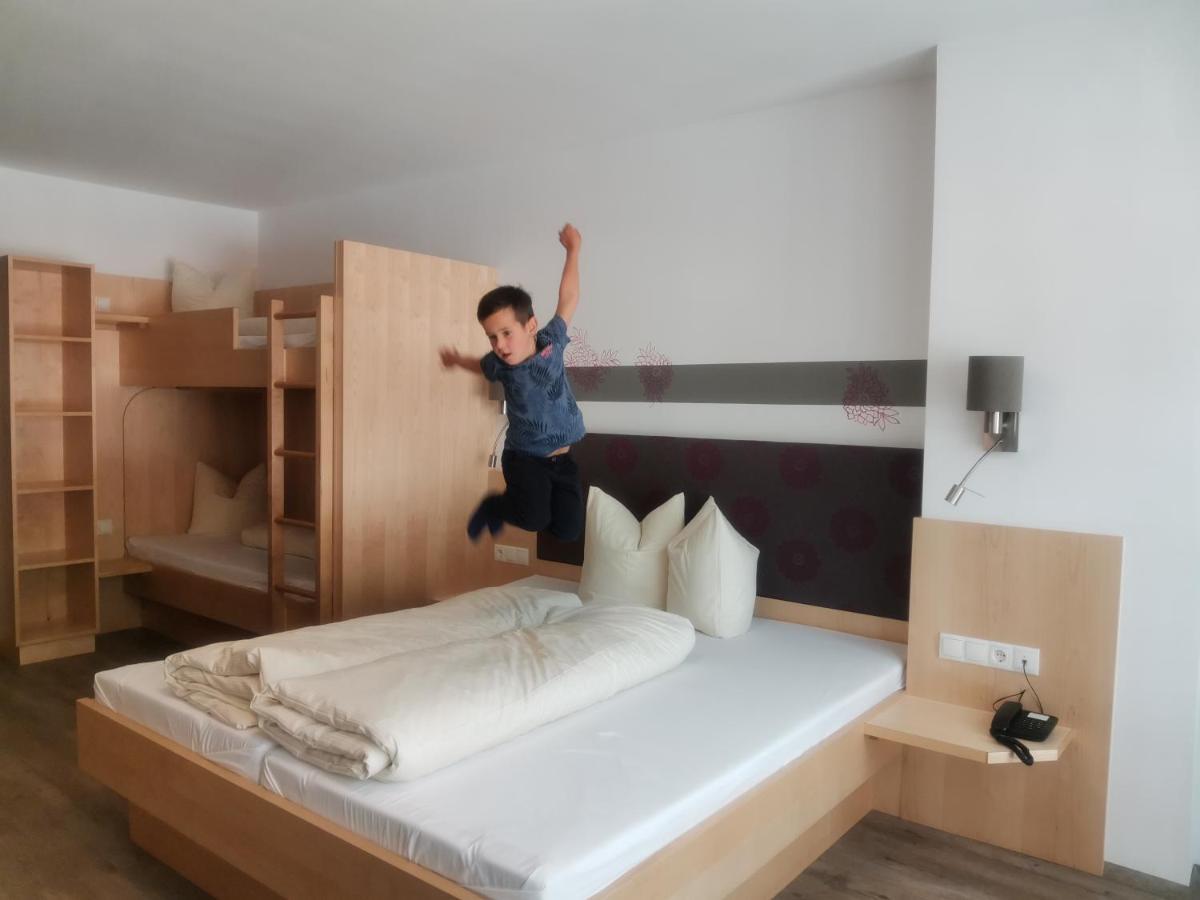 Kinderhotel Stefan Венс Екстериор снимка